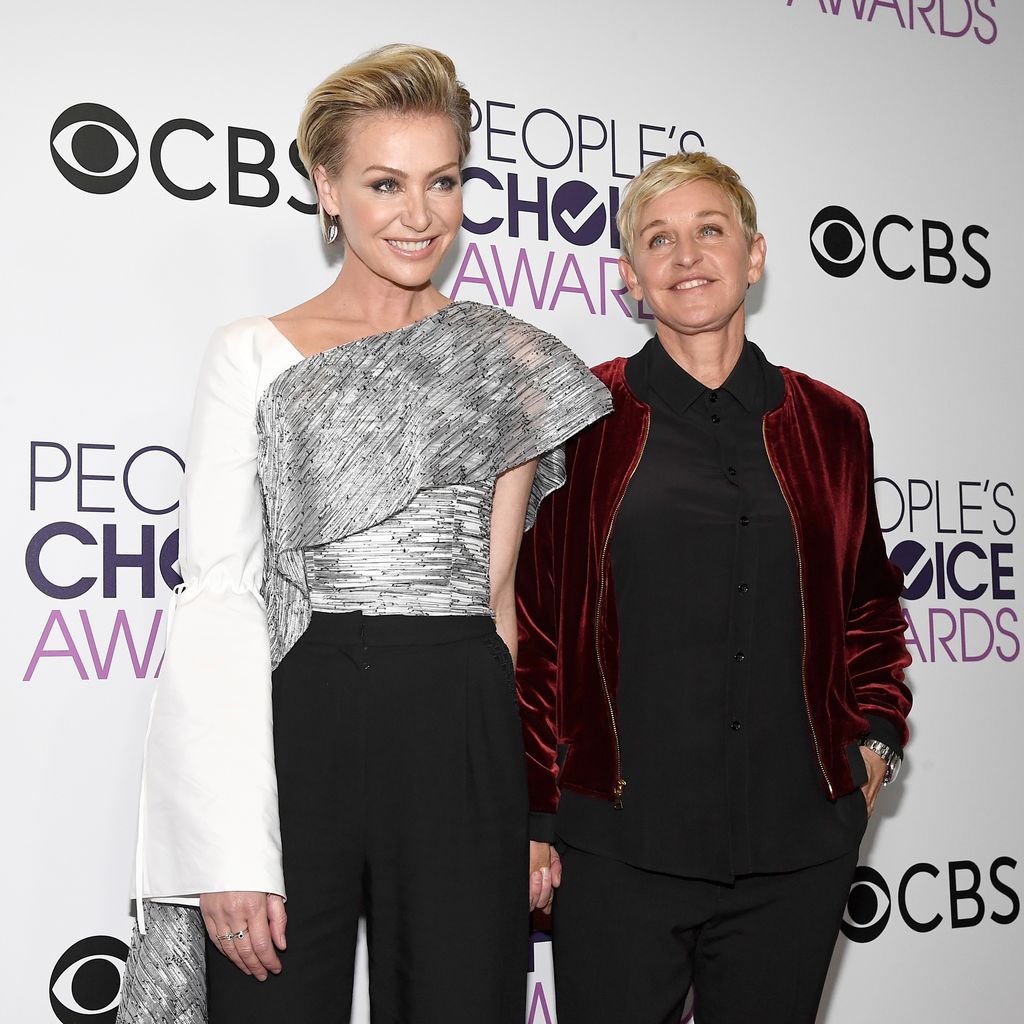 Portia de Rossi und Ellen DeGeneres bei den People's Choice Awards in L.A. im Januar 2017