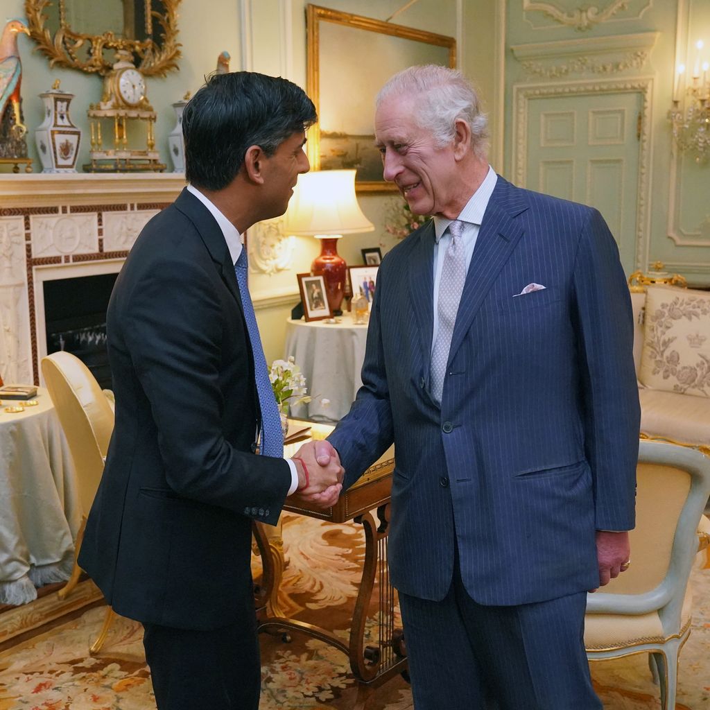 Premierminister Rishi Sunak und König Charles III. bei ihrem Treffen im Buckingham Palace
