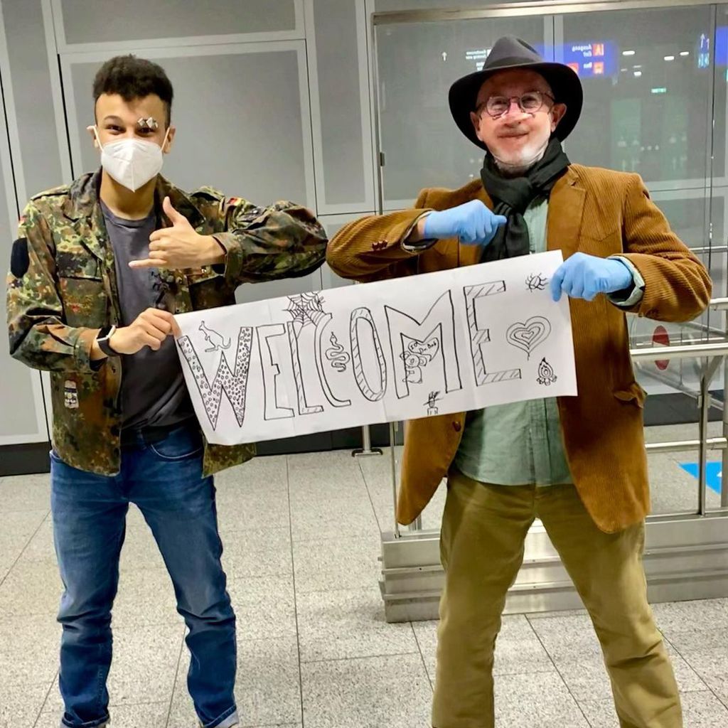 Prince Damien und Dr. Bob im Januar 2021 am Frankfurter Flughafen