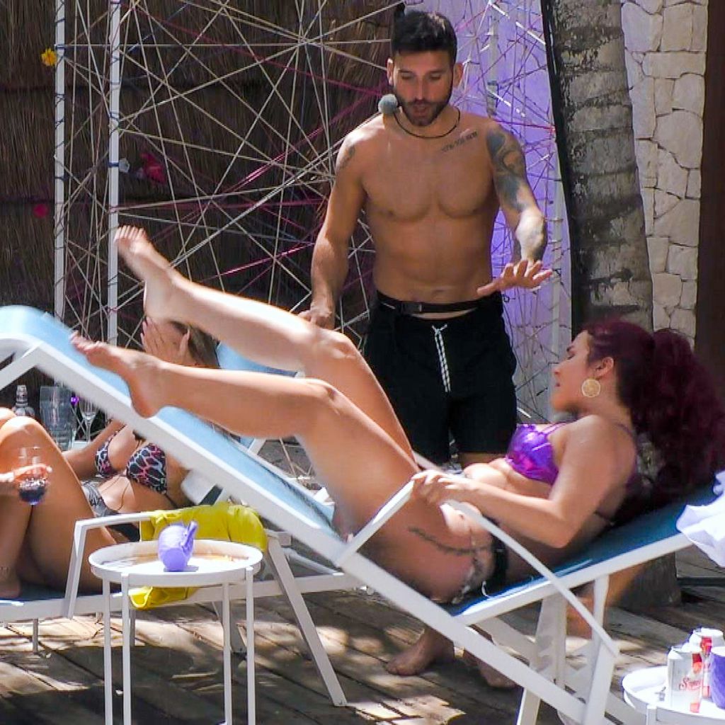 Prince, Chrissi, Maurice und Lara bei "Ex on the Beach"