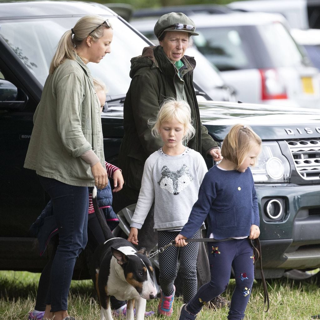 Prinzessin Anne mit ihren Enkeltöchtern Isla Phillips und Mia Tindall, 2018