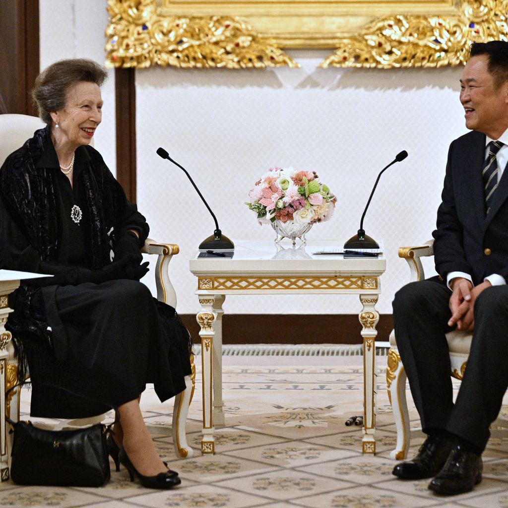 Bei einem offiziellen Besuch in Bangkok: Princess Anne im Gespräch mit Premierminister Anutin Charnvirakul