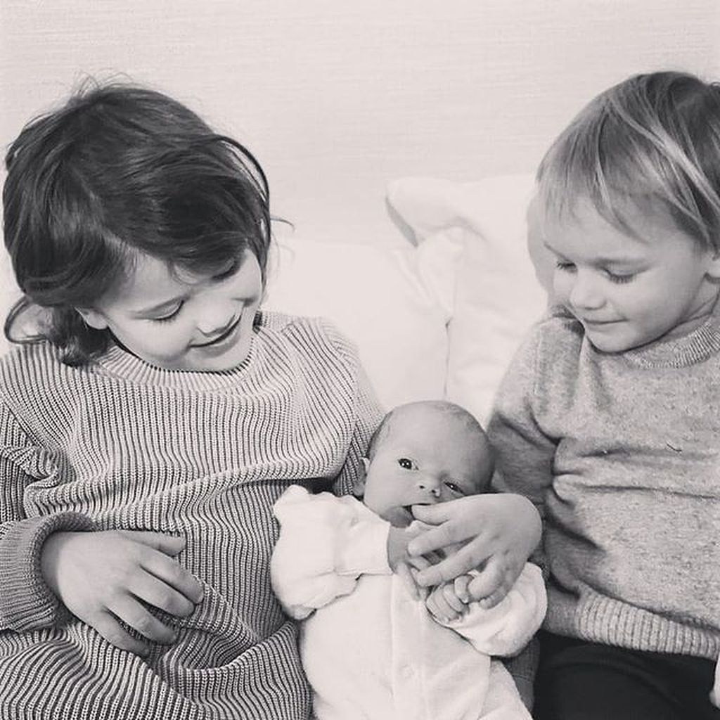 Prinz Alexander und Prinz Gabriel mit ihrem Bruder Prinz Julian