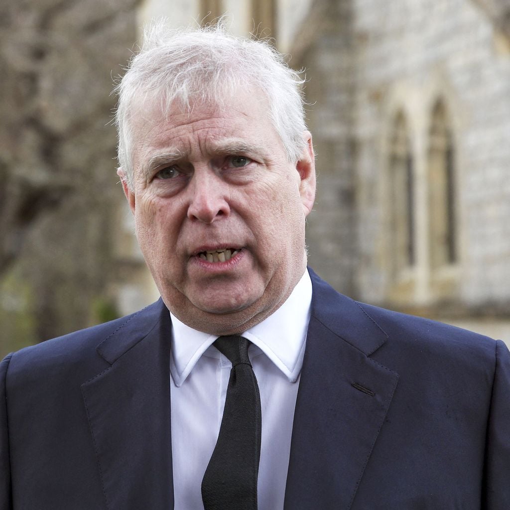 Prinz Andrew spricht nach dem Tod von Prinz Philip vor der Royal Chapel of All Saints in Windsor