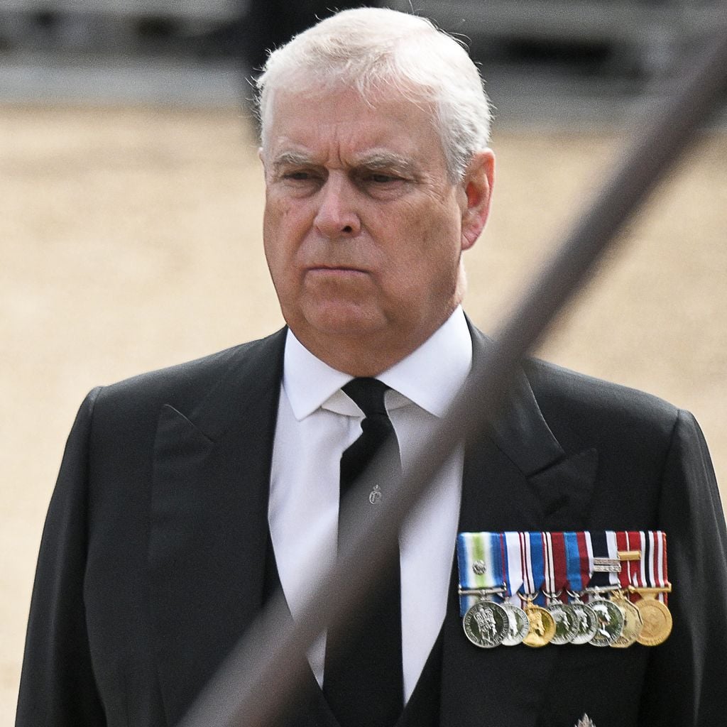 Prinz Andrew folgt dem Sarg von Queen Elizabeth II. nach dem Staatsbegräbnis in London