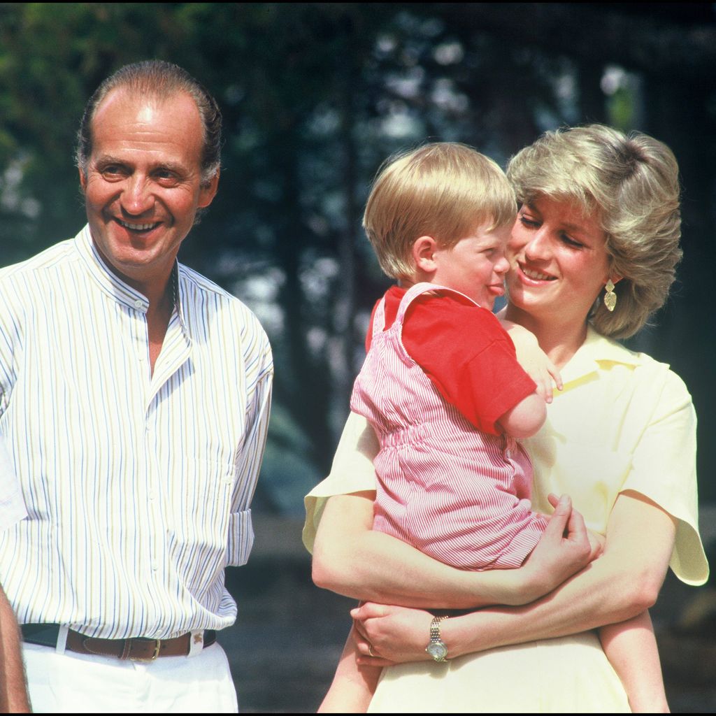 Prinz Charles, Prinzessin Diana, Prinz Harry und König Juan Carlos in Palma de Mallorca 1987