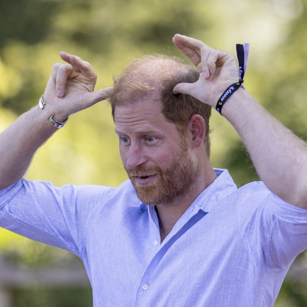 Prinz Harry, Duke of Sussex, nimmt am Goat Yoga beim Scotty’s Summer Festival auf Schloss Maxstoke in Birmingham teil