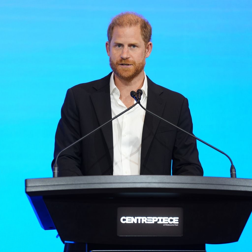 Prinz Harry, Herzog von Sussex, spricht am Rednerpult beim InterEdge Summit im Centrepiece in Melbourne Park