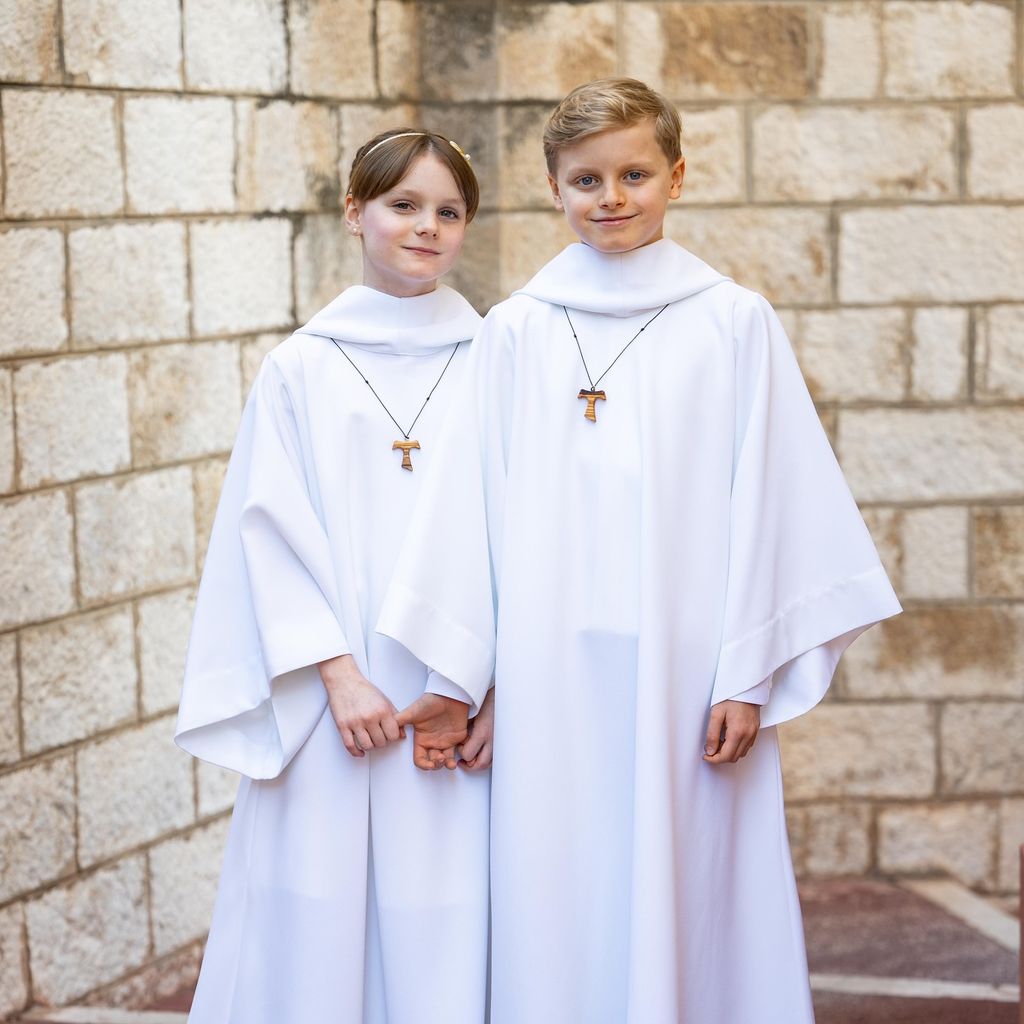 Prinz Jacques und Prinzessin Gabriella bei ihrer Kommunion, Mai 2025