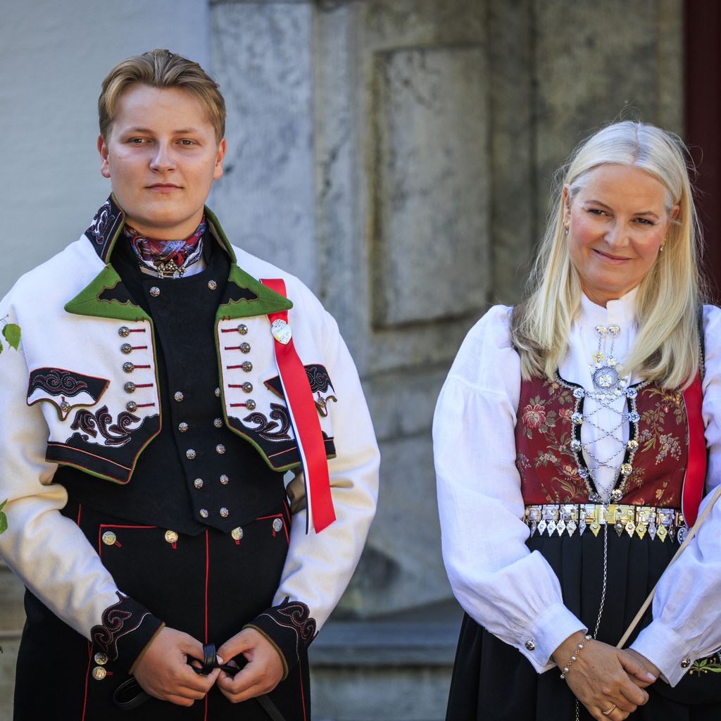 Prinz Sverre Magnus und Kronprinzessin Mette-Marit bei Feierlichkeiten zum Verfassungstag in Skaugum, 2025