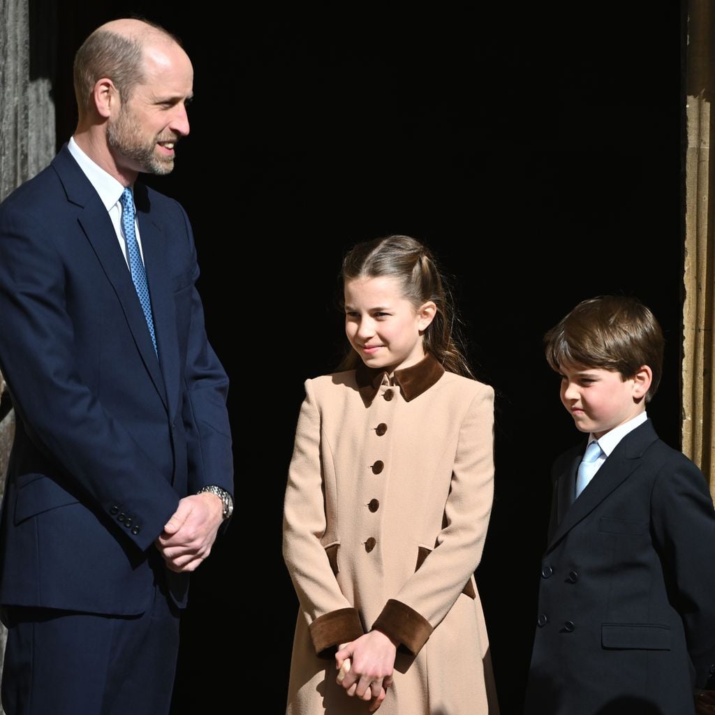 Prinz William mit Prinzessin Chalotte und Prinz Louis am Eingang der St George's Chapel, April 2026