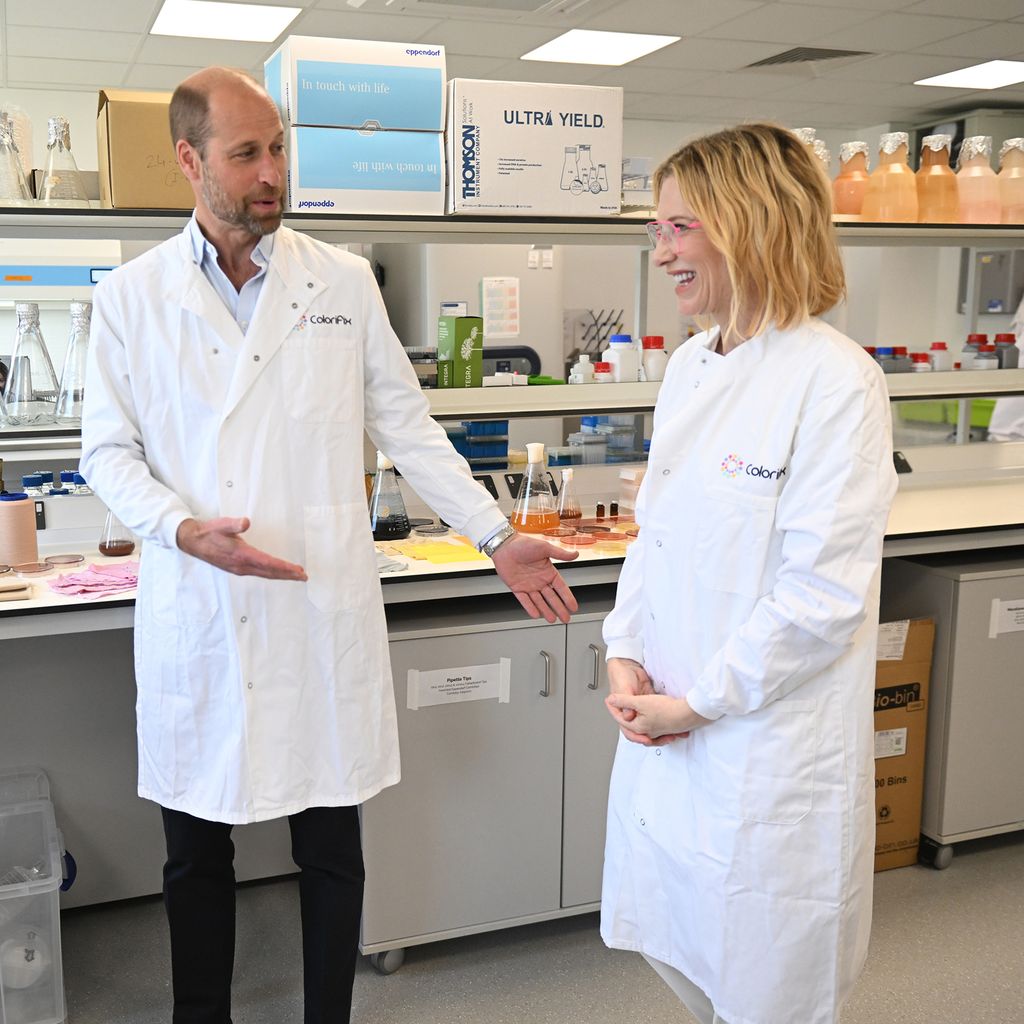Prinz William und Cate Blanchett im Labor von Colorfix in Norwich