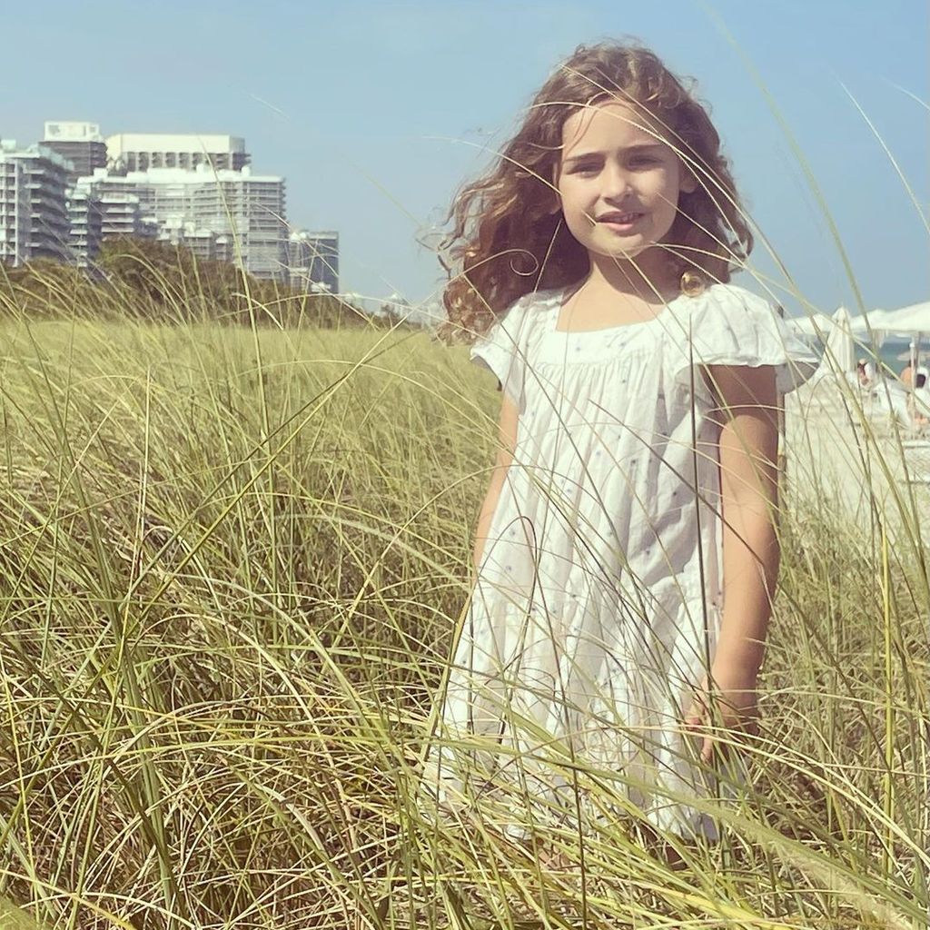 Prinzessin Adrienne von Schweden am Strand