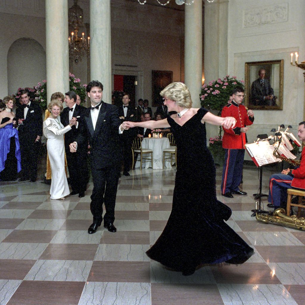 Prinzessin Diana tanzt mit John Travolta, 1985