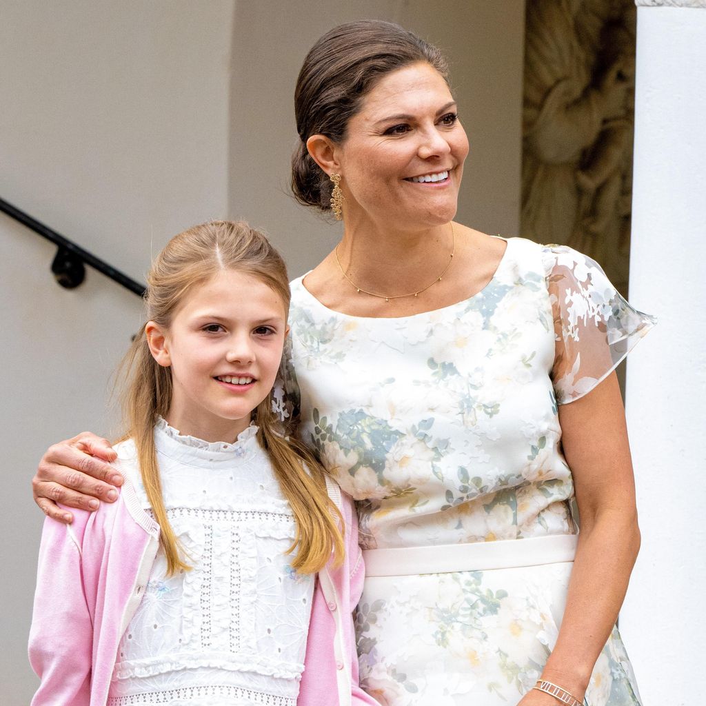 Prinzessin Estelle und Prinzessin Victoria von Schweden im Juli 2022