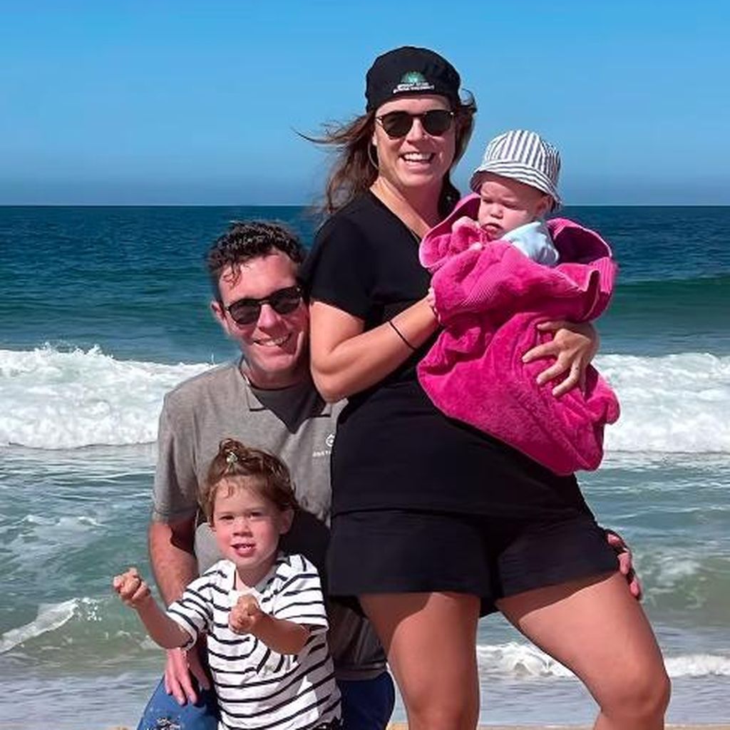 Prinzessin Eugenie und Jack Brooksbank mit ihren Söhnen