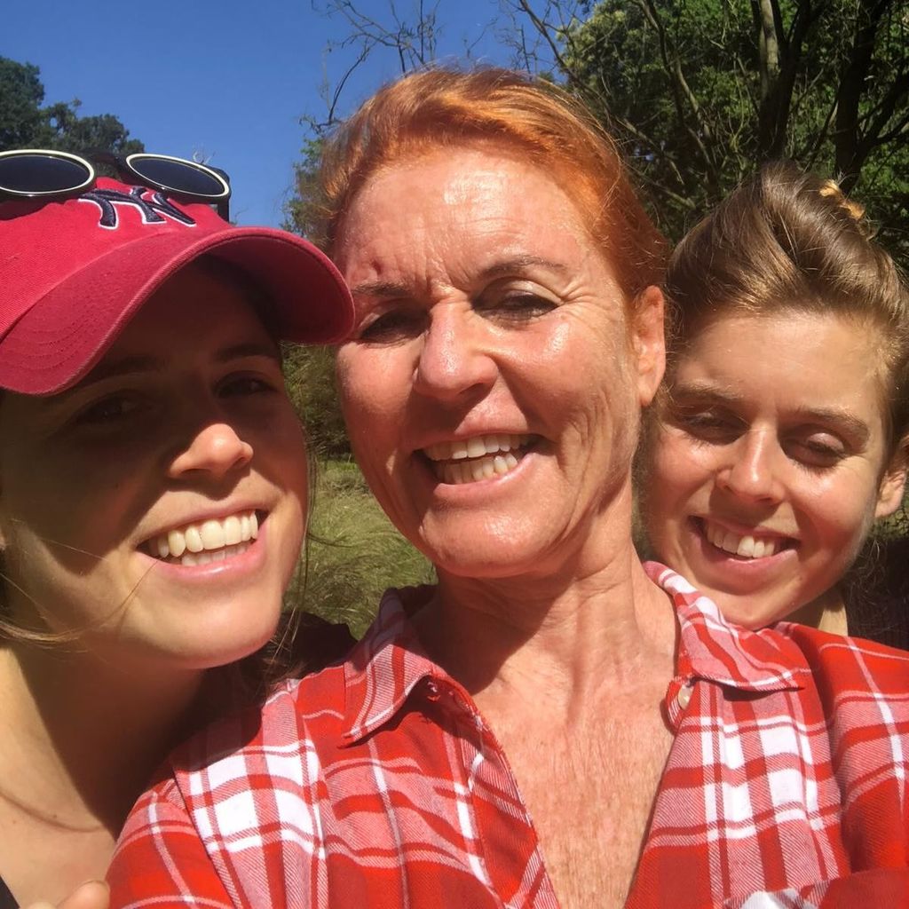 Prinzessin Eugenie und Prinzessin Beatrice mit ihrer Mutter Sarah Ferguson