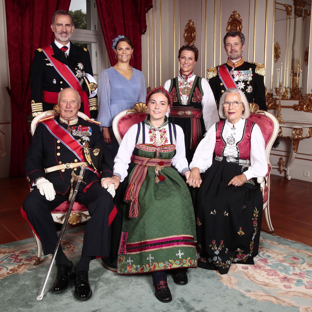 Prinzessin Victoria mit ihrem Patenkind Prinzessin Ingrid Alexandra und andere Royals