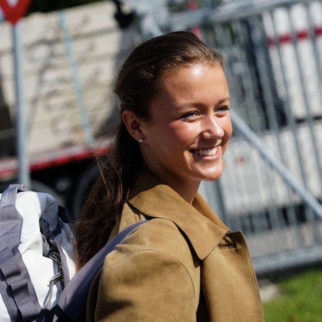 Prinzessin Isabella von Dänemark kommt zum Dienstbeginn beim Gardehusaren-Regiment in Slagelse an