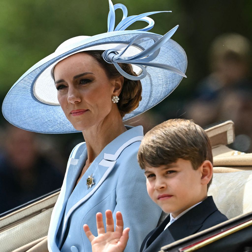 Prinzessin Kate und Prinz Louis auf dem Weg zum Buckingham-Palast bei Trooping the Colour in London