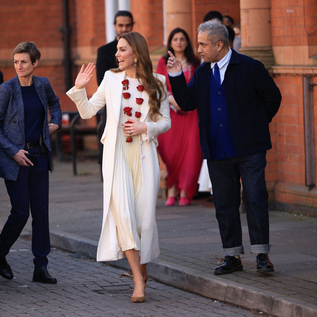Prinzessin Kate grüßt bei einem Besuch in Leicester am 5. März 2026