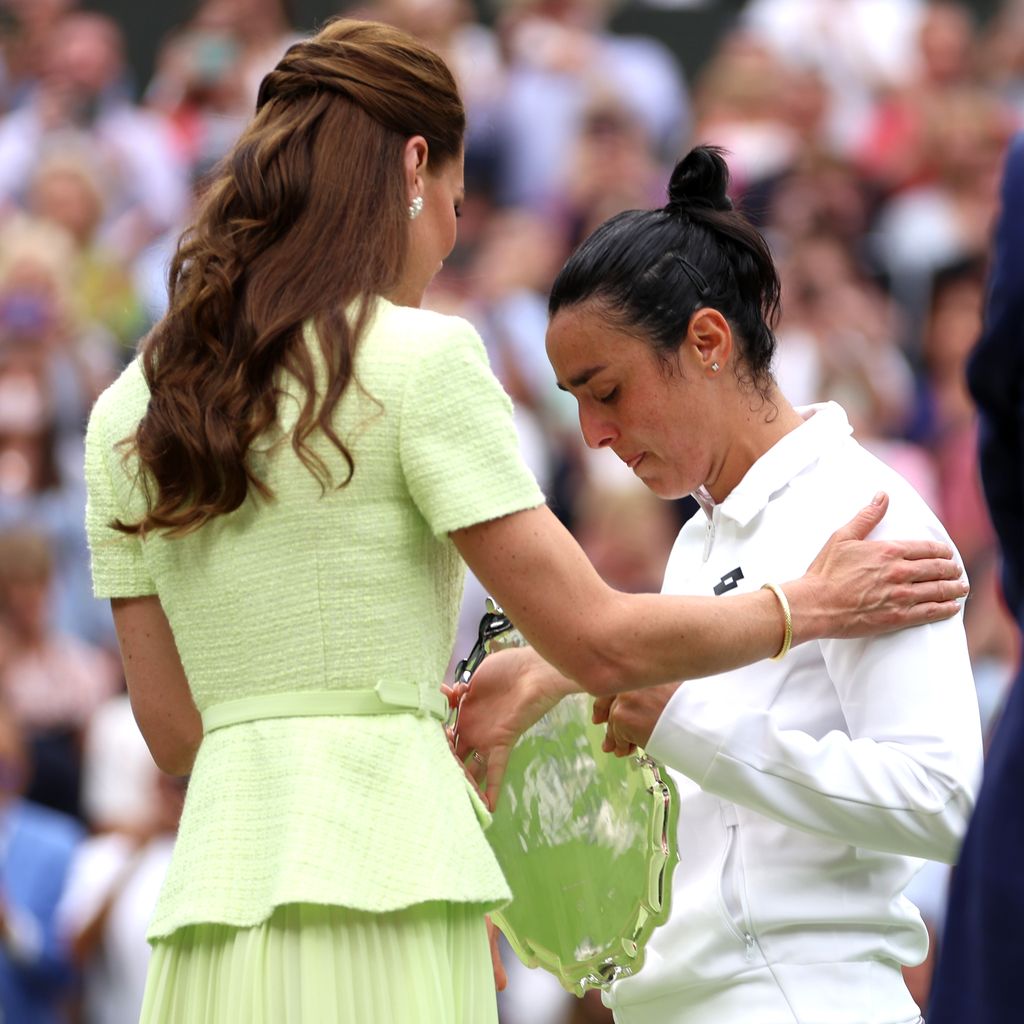 Prinzessin Kate tröstet Ons Jabeur beim Wimbledon-Finale 2023 in London