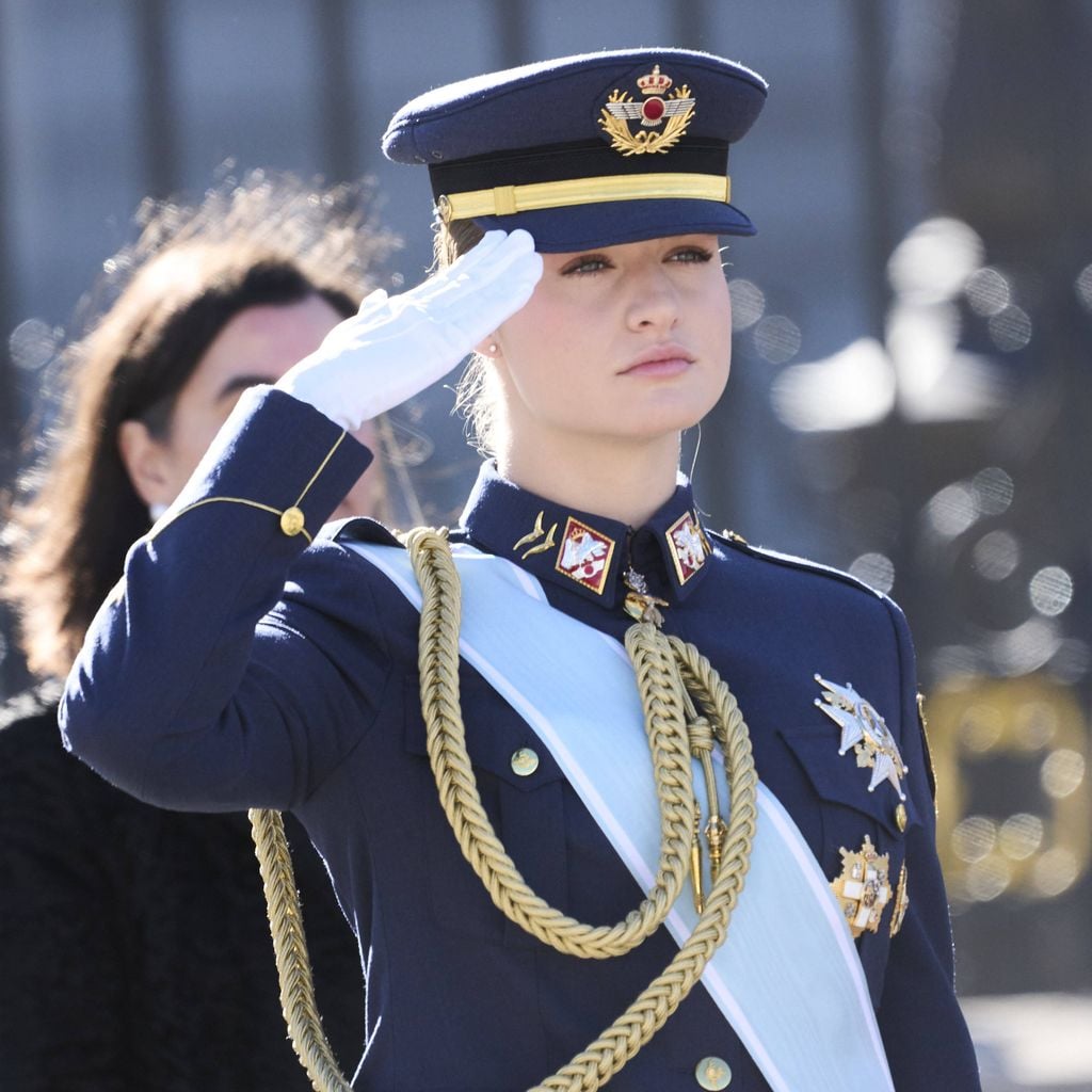 Bei der Pascua Militar 2026: Prinzessin Leonor salutiert im Königspalast von Madrid