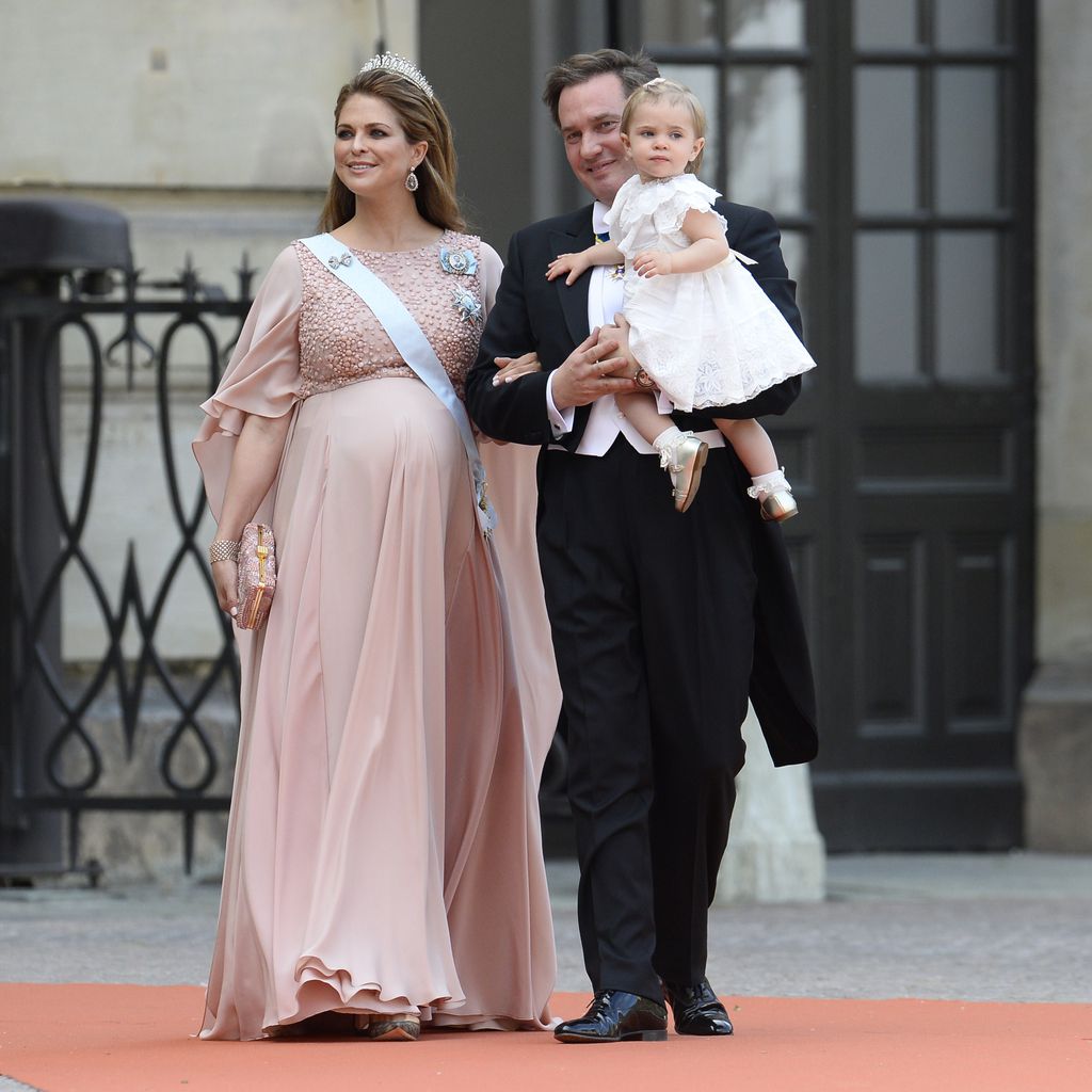 Prinzessin Madeleine, Chris O'Neill und Prinzessin Leonore bei der Hochzeit von Carl Philip