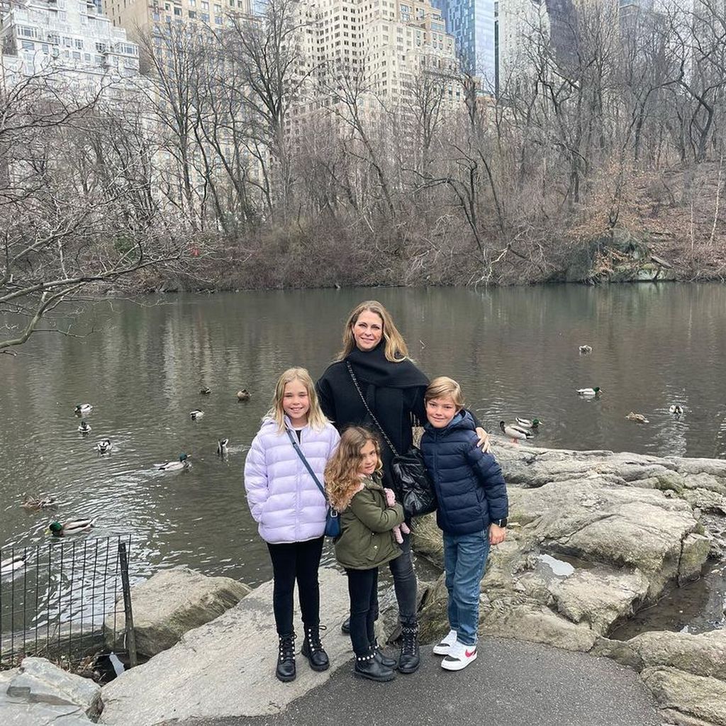 Prinzessin Madeleine von Schweden mit ihren Kindern Leonore, Adrienne und Nicolas im Februar 2023