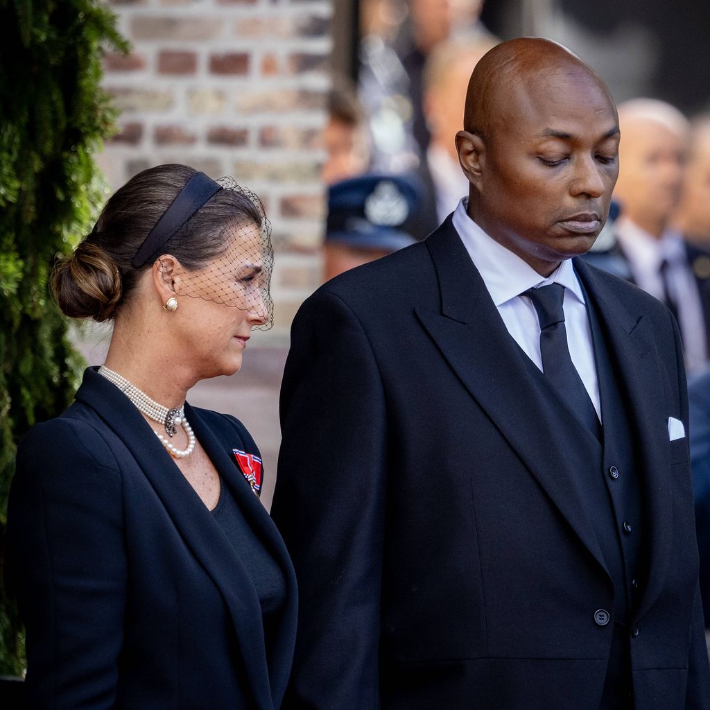 Prinzessin Märtha Louise von Norwegen und Durek Verrett bei der Trauerprozession für König Harald in Oslo, September 2026