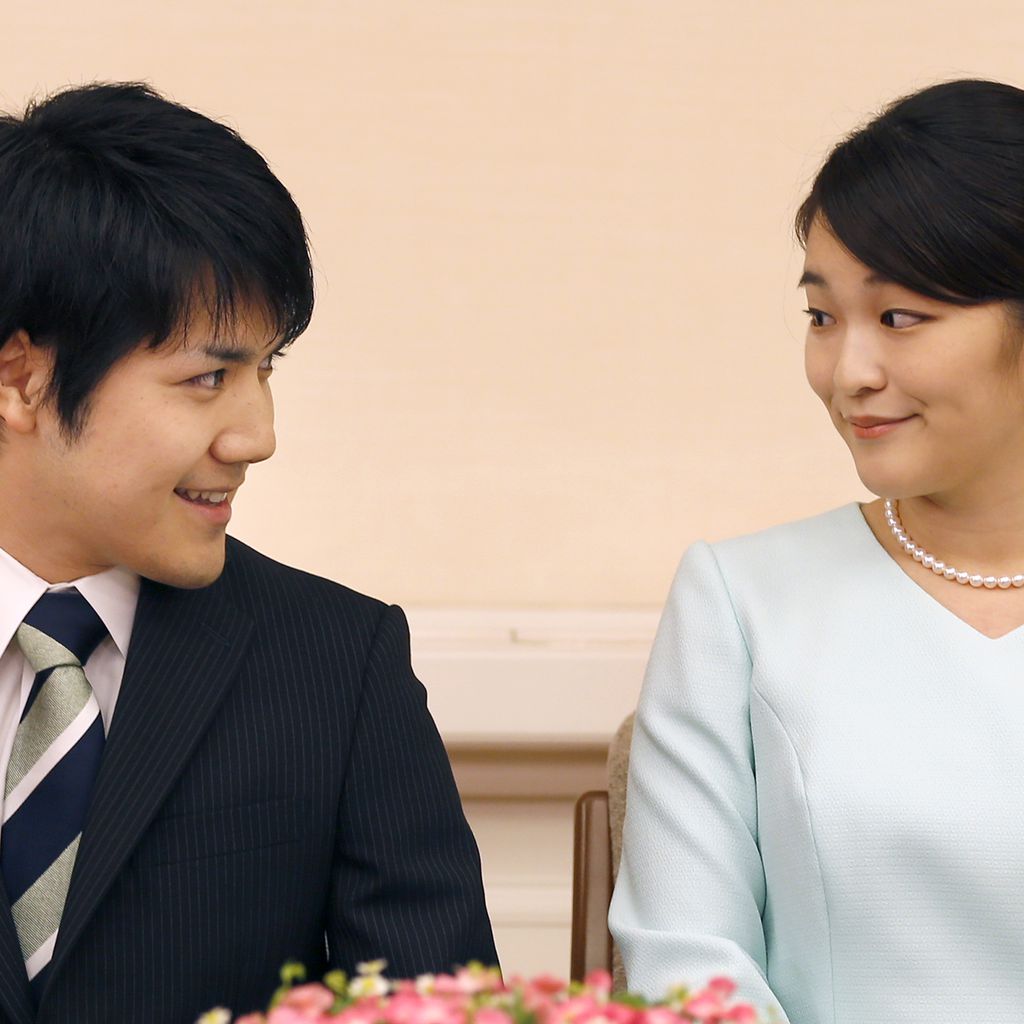 Kei Komuro und Prinzessin Mako bei der Bekanntgabe ihrer Verlobung in Tokyo