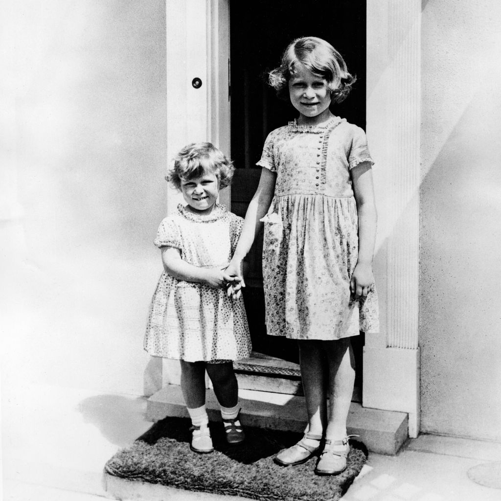 Prinzessin Margaret und Queen Elizabeth II., 1933