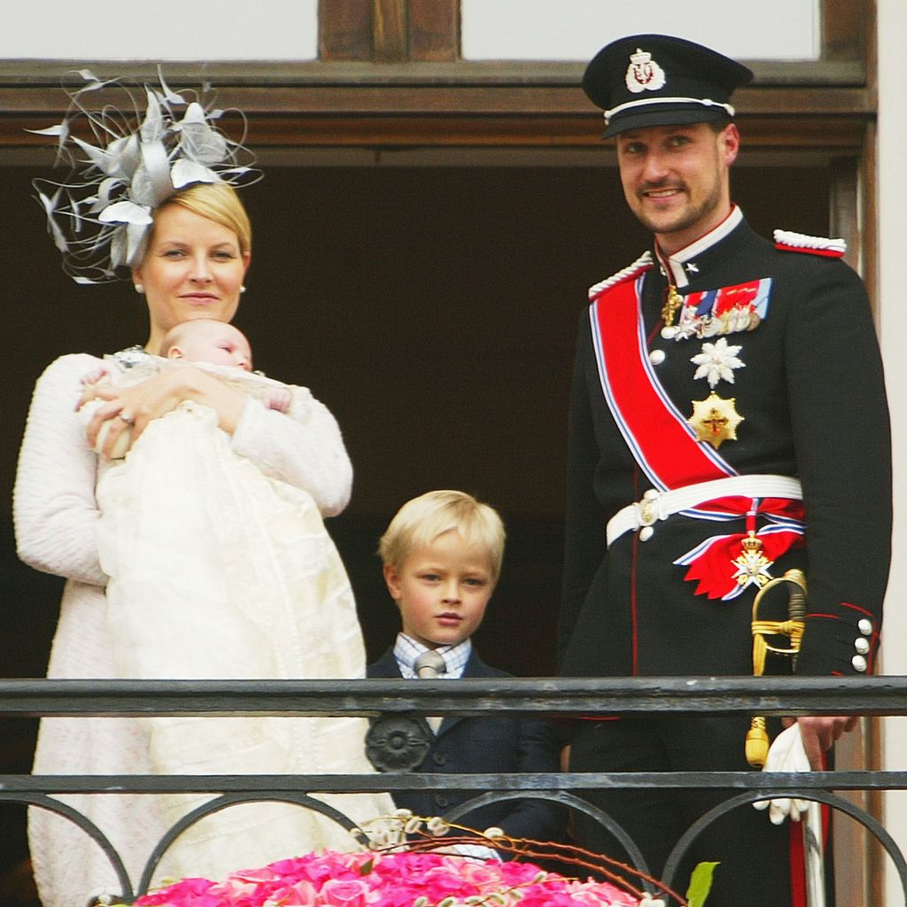Kronprinzessin Mette Marit und Kronprinz Haakon mit Marius Borg Høiby und Ingrid Alexandra