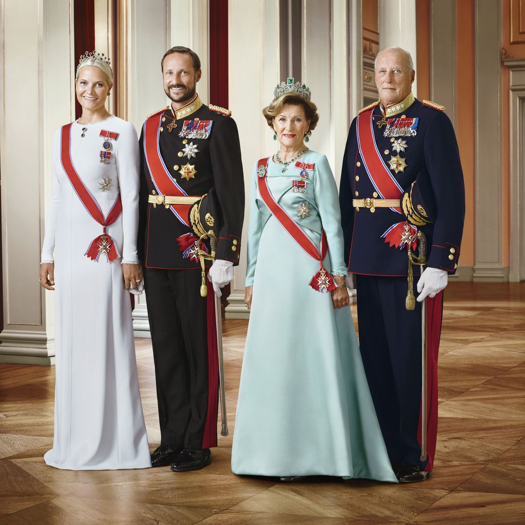Prinzessin Mette-Marit, Prinz Haakon, Königin Sonja und König Harald von Norwegen