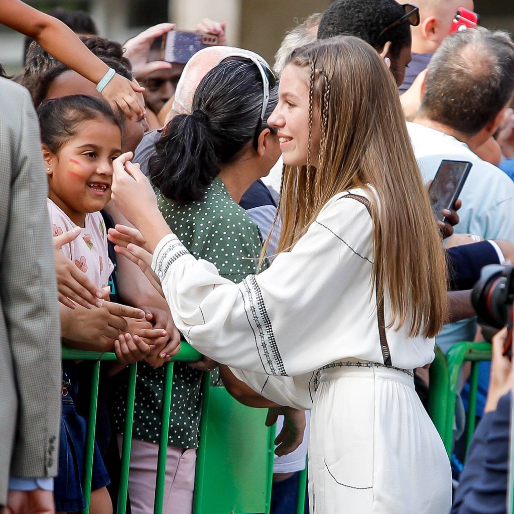 Prinzessin Sofia begrüßt die Fans vor dem Museum, 2022