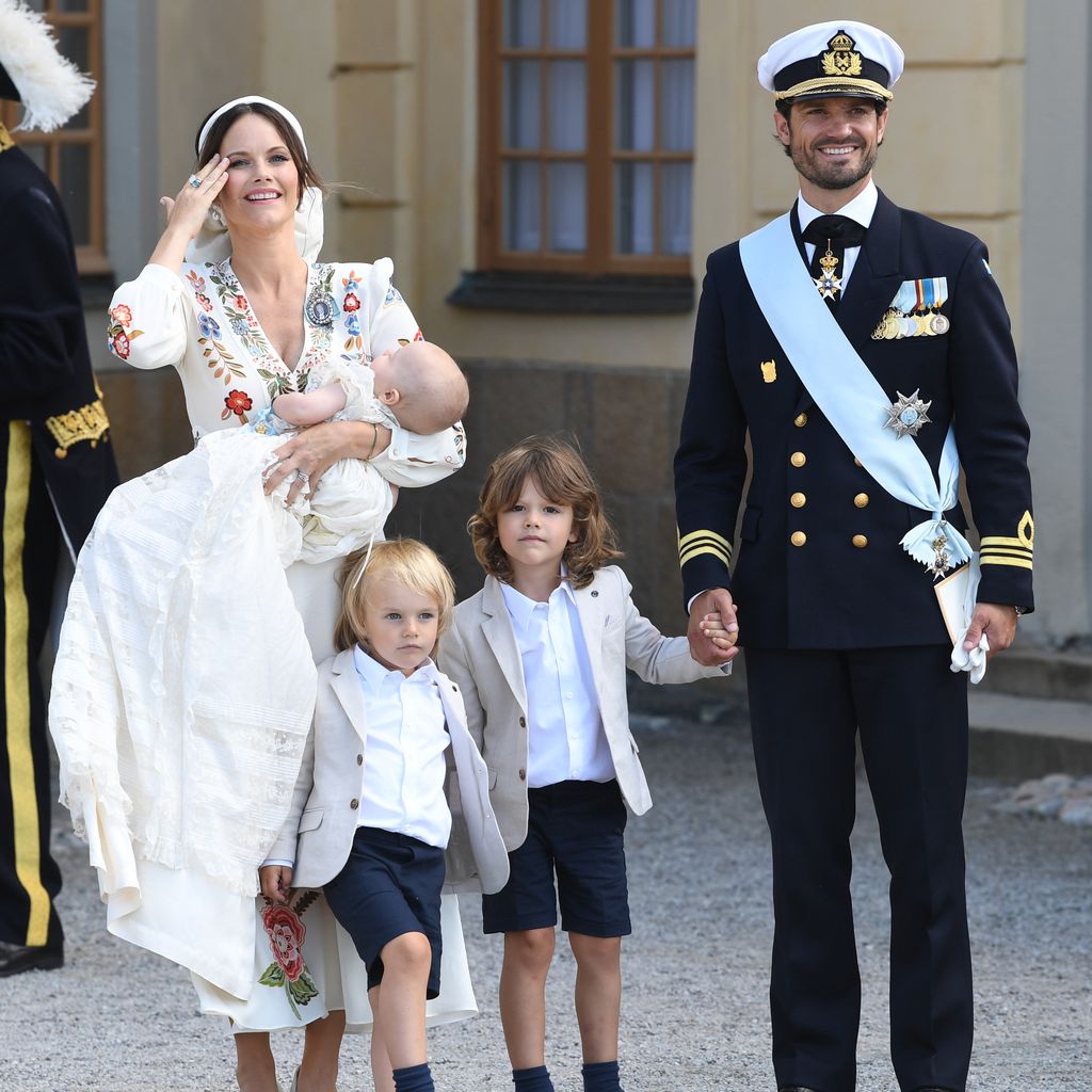 Prinzessin Sofia, Prinz Carl Philip mit ihren Kids bei Prinz Julians Taufe