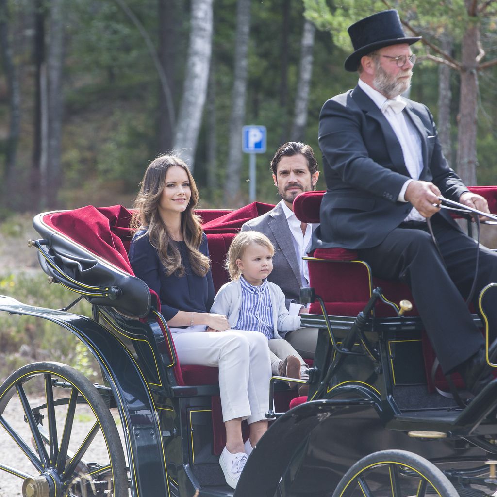 Prinzessin Sofia und Prinz Carl Phillip mit ihrem Sohn Prinz Alexander im Nynäs Naturreservat