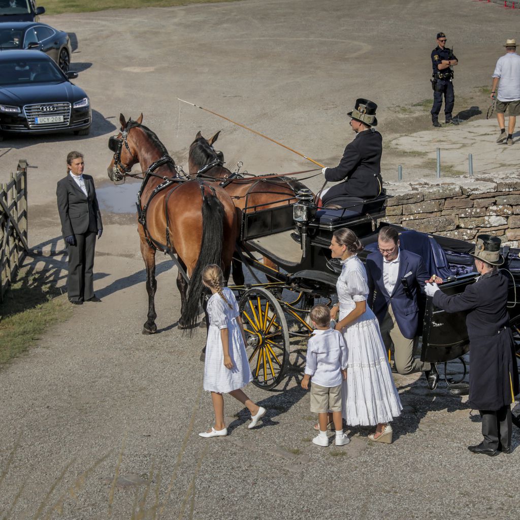 Prinzessin Victoria und Prinz Daniel mit ihren Kindern