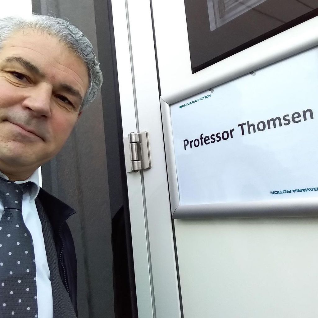 Prof. Dr. Tsokos am Set von "Tatort"