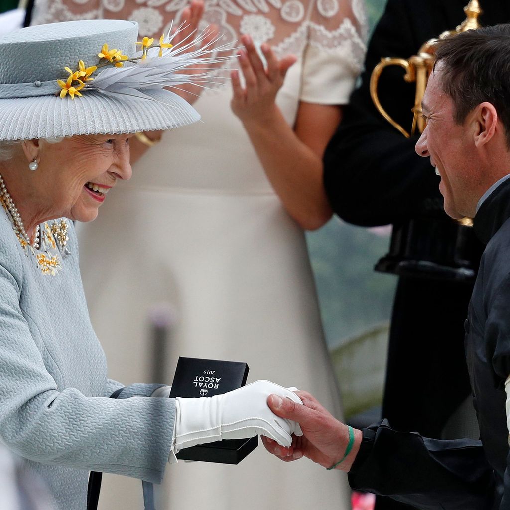 Queen Elizabeth II. und Frankie Dettori, Juni 2019