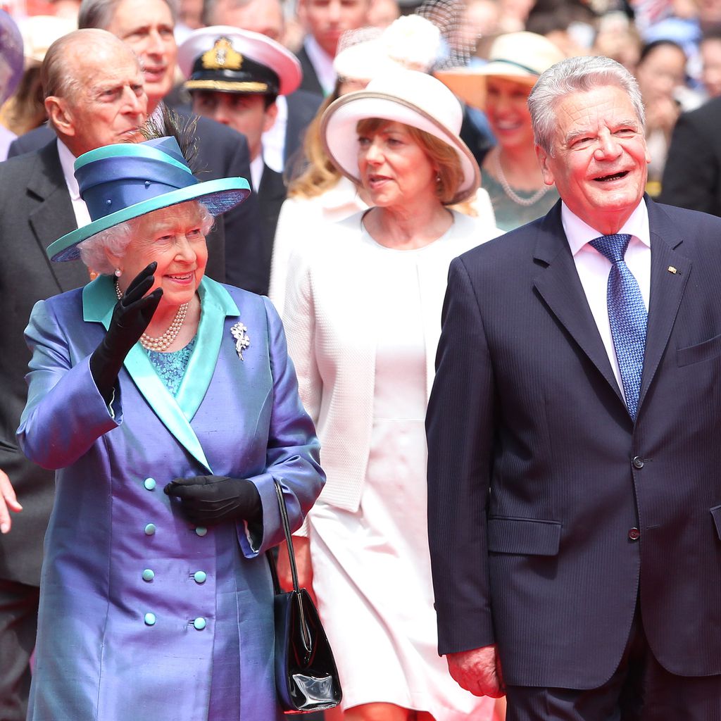 Queen Elizabeth II. mit Bundespräsident Joachim Gauck 2015 in Frankfurt
