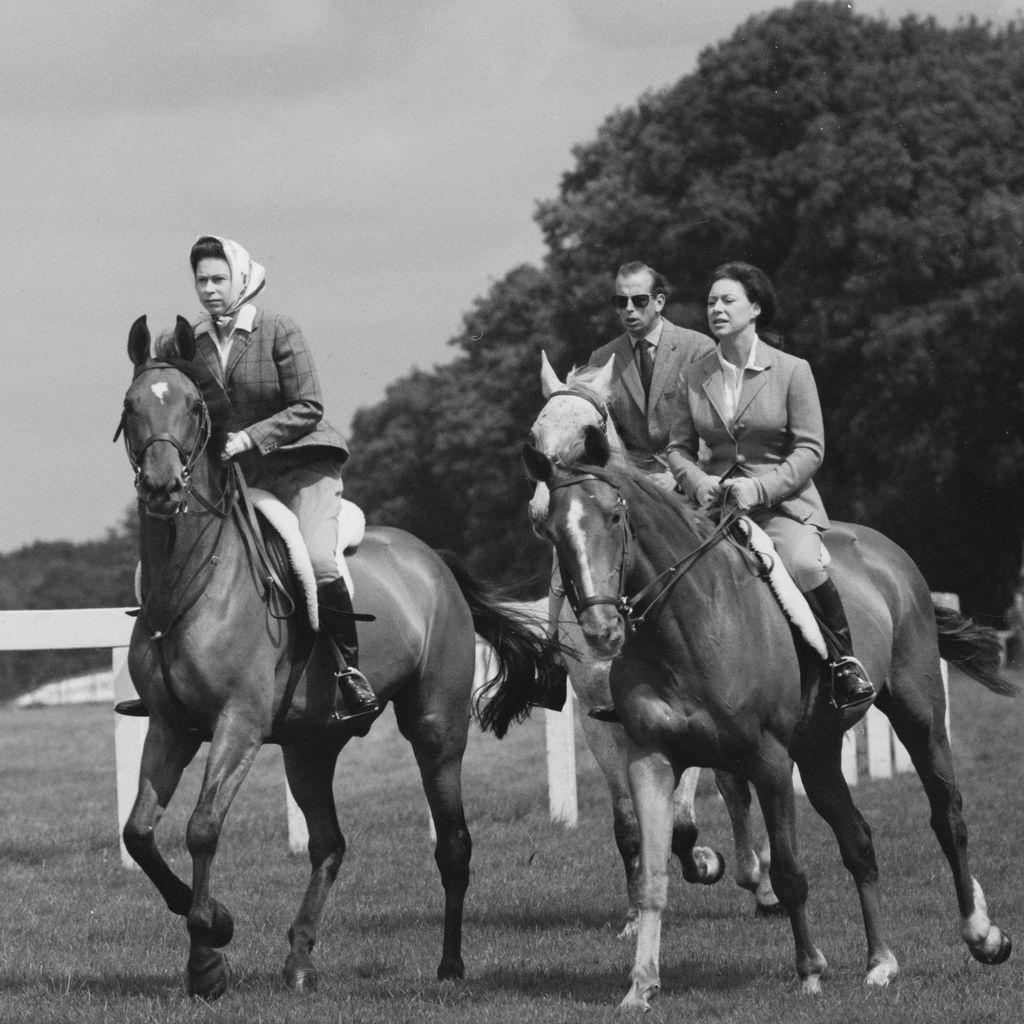 Queen Elizabeth II. und Prinzessin Margaret und ihr Cousin Prinz Edward in Ascot, 1968