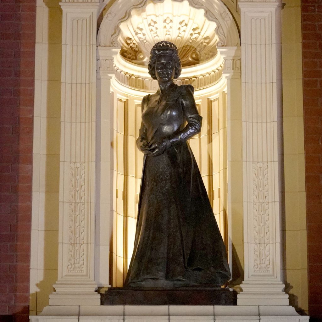 Statue von Queen Elizabeth