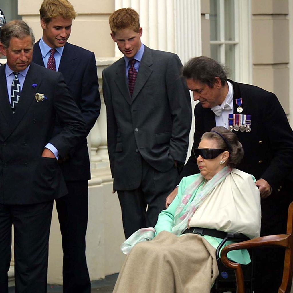 Queen Mum, Prinz Charles, Prinz William, Prinz Harry und Prinzessin Margaret 2001