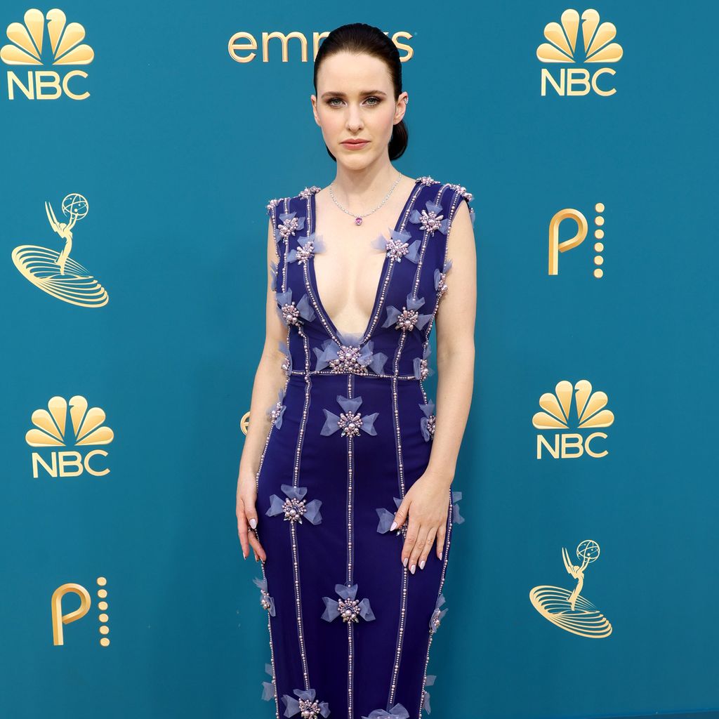 Rachel Brosnahan bei den Emmy Awards 2022