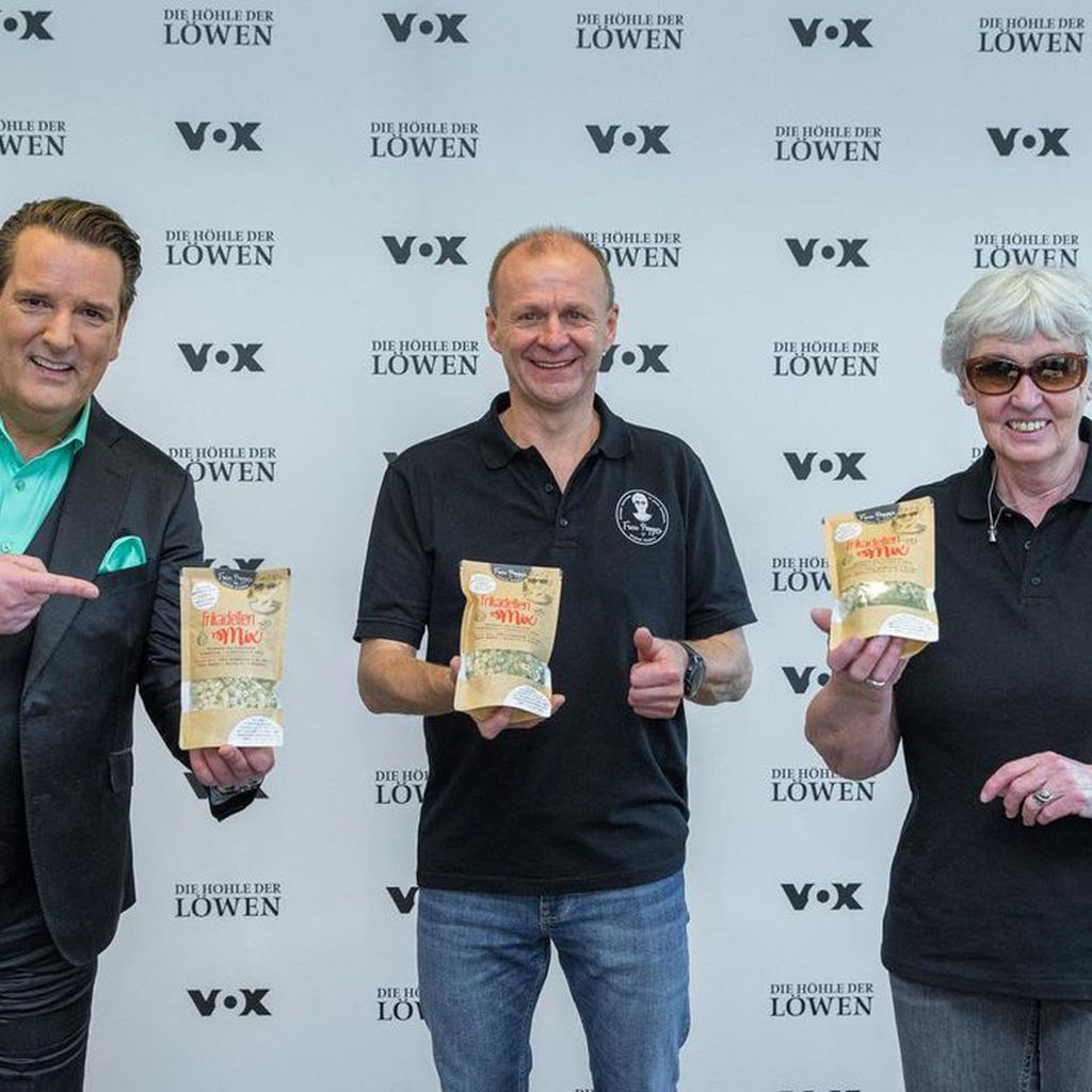 Ralf Dümmel mit Thomas und Angelika von Frau Poppes