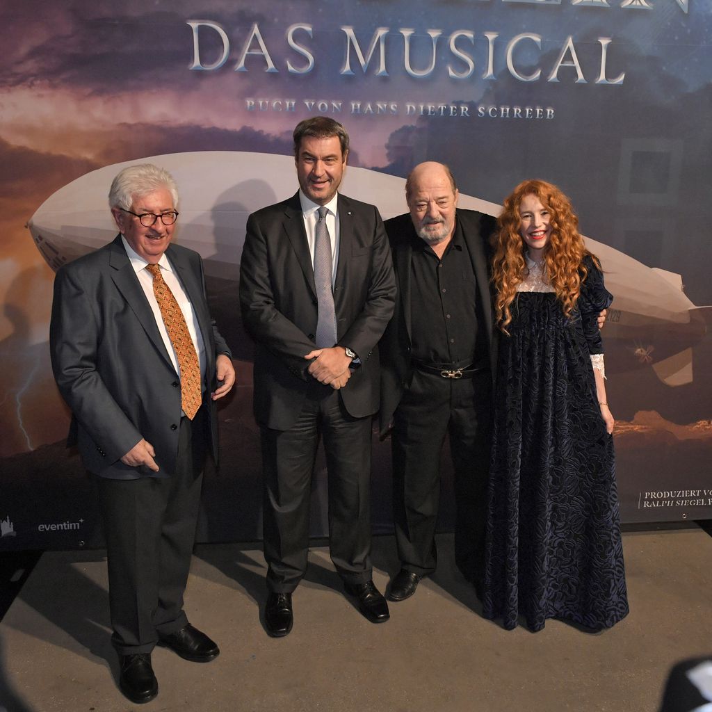 Autor Hans Dieter Schreeb, Ministerpräsident Markus Söder, Ralph Siegel und seine Frau Laura