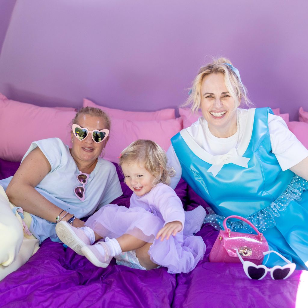 Ramona Agruma und Rebel Wilson mit ihrer Tochter Royce Lillian