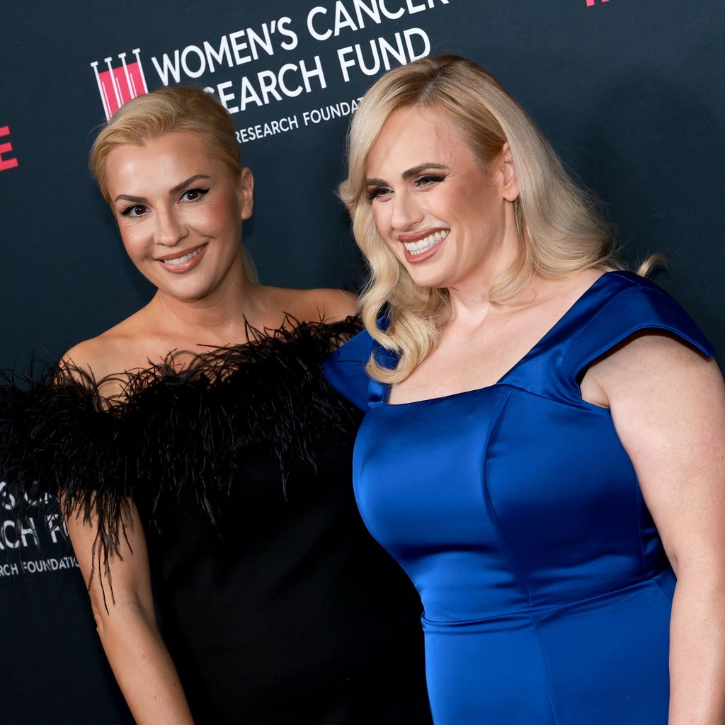 Ramona Agruma und Rebel Wilson im März 2023
