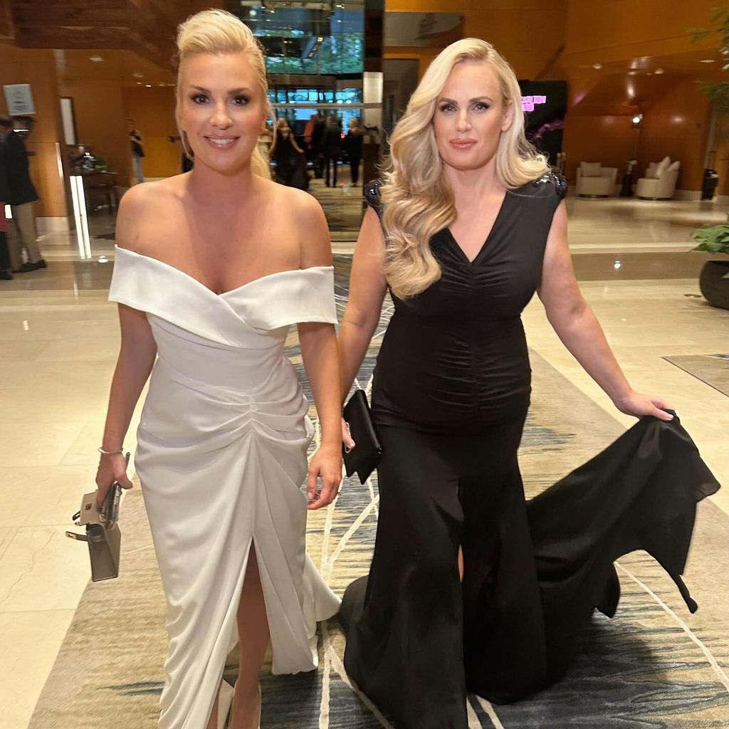Ramona Agruma und Rebel Wilson, Ehepartnerinnen